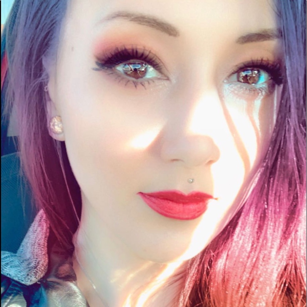 Hi, I’m Chair I Sell & Trade